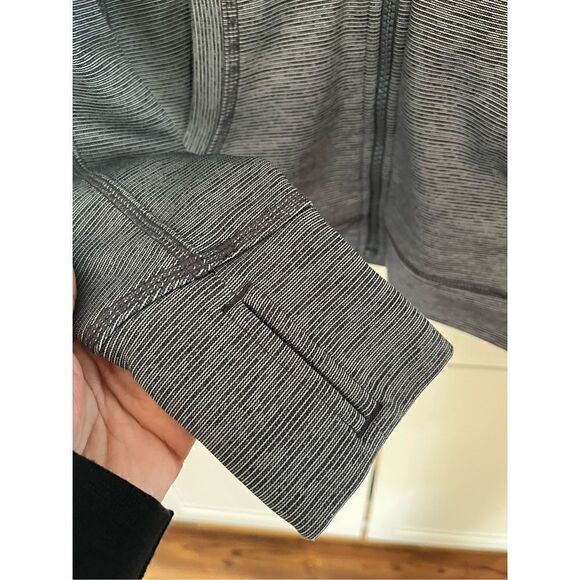 Athleta Women’s Navy Striped Full Zip Hoodie Sz M Pockets Long Sleeve Thumbholes - Picture 3 of 10